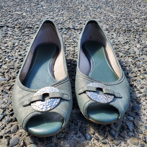 Clark's Artisan Ballet Flats - Picture 1 of 3